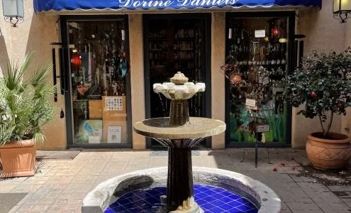 Dorine Daniels business photo