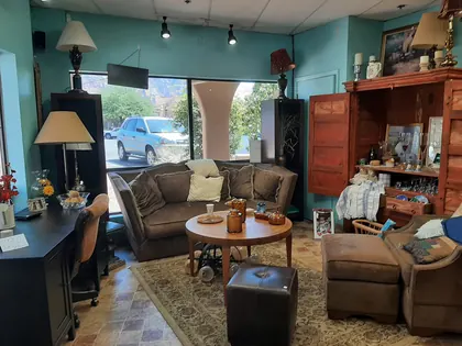 Red Rose Thriftique, business photo 4